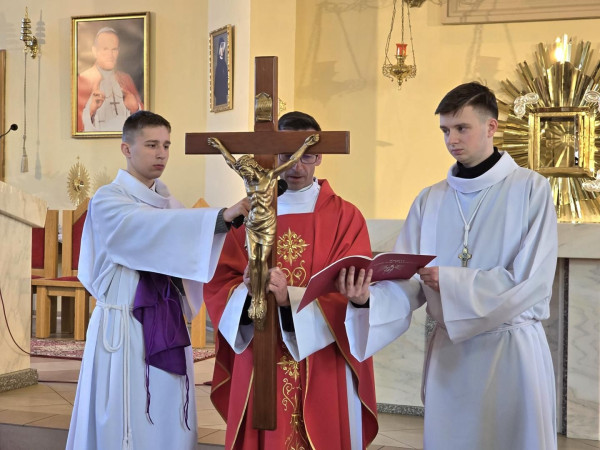 Wielki Piątek - Liturgia Męki Pańskiej